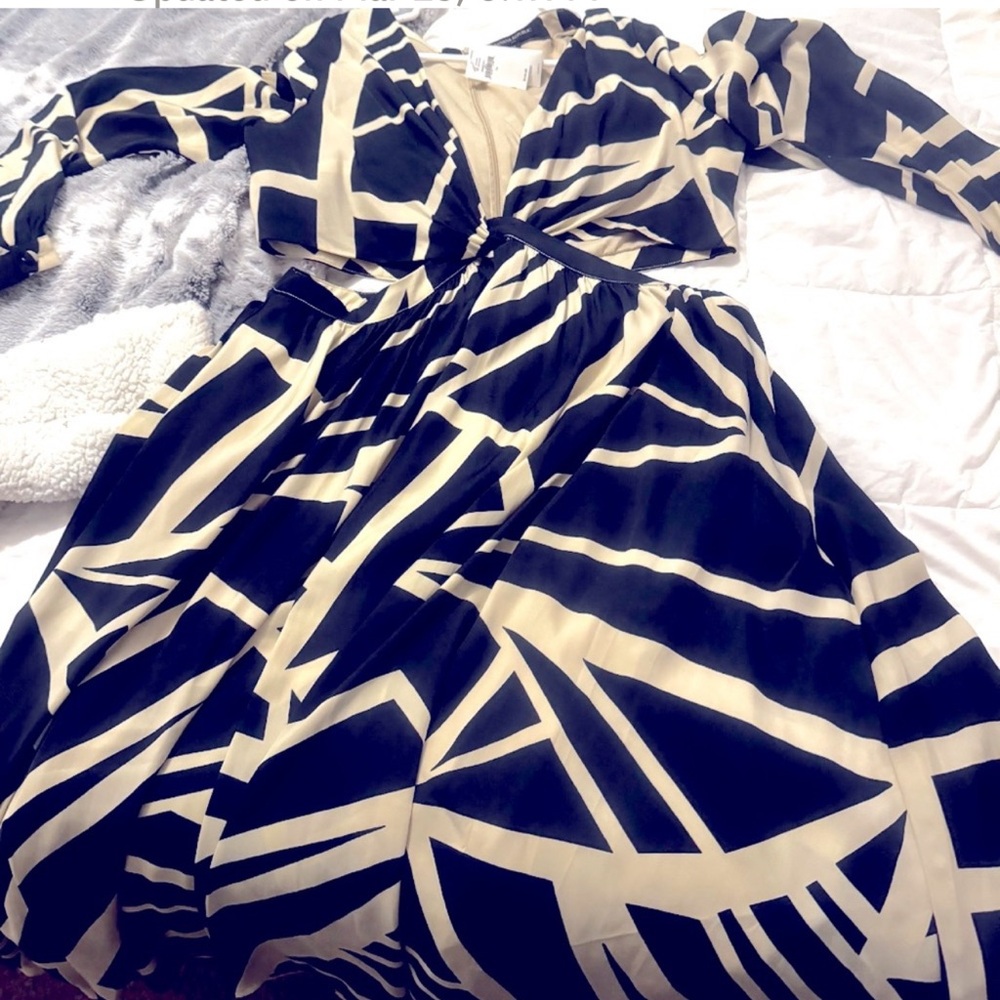 Blue and White Plunge Neck Bishop Sleeve Sundress